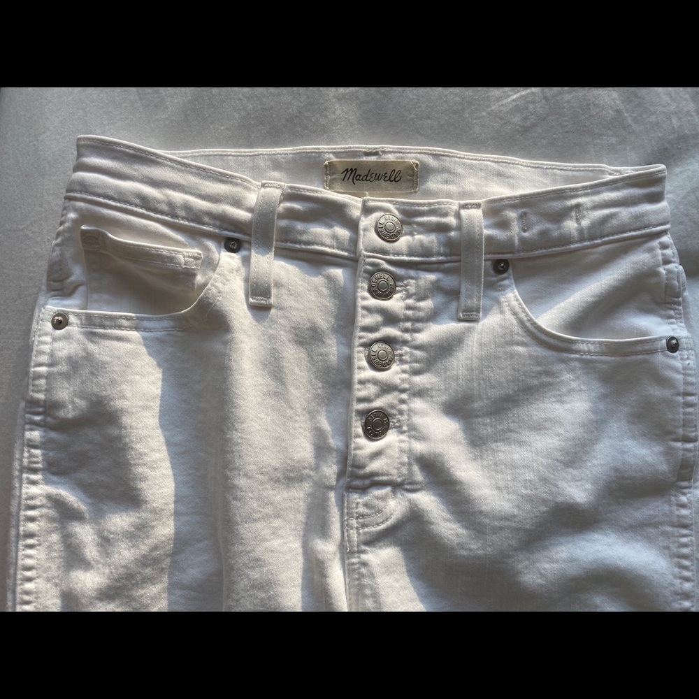 Madewell WhiteJeans frayed cut off bottoms Size 27